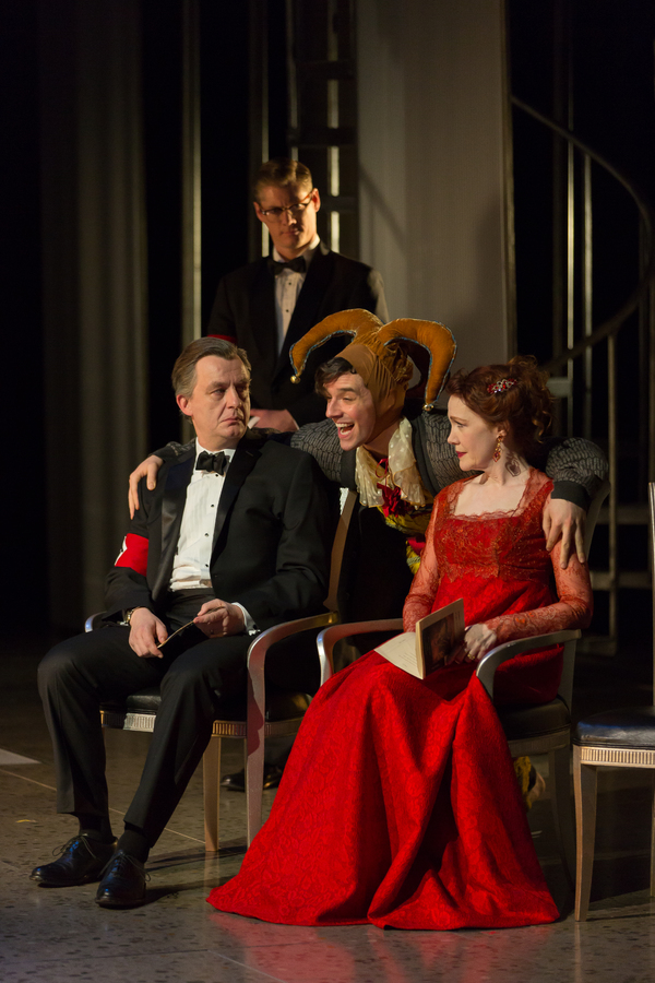 Photos: Get A First Look at Michael Urie in Shakespeare Theatre Company's HAMLET Image