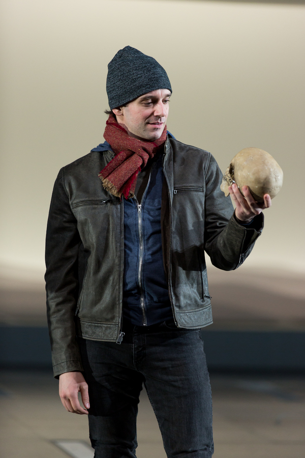 Photos: Get A First Look at Michael Urie in Shakespeare Theatre Company's HAMLET Image