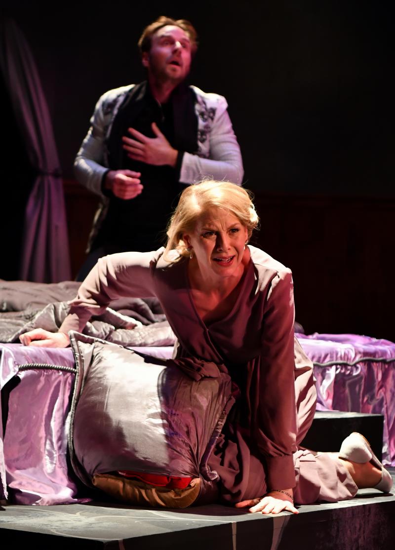 Review: Ashdown, White Lead Compelling HAMLET at Nashville Shakespeare Festival 