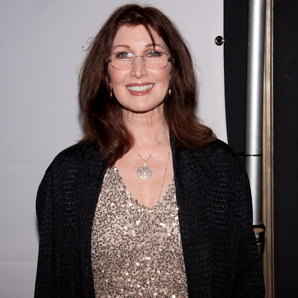 Exclusive Podcast: 'Behind the Curtain' Welcomes to the Legendary Tony Winner Joanna Gleason 