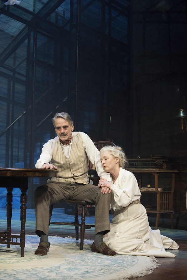 Photo Flash: First Look at Jeremy Irons and Lesley Manville in LONG DAY'S JOURNEY INTO NIGHT Image