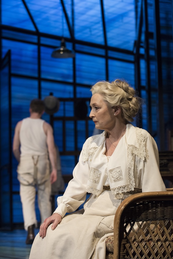 Photo Flash: First Look at Jeremy Irons and Lesley Manville in LONG DAY'S JOURNEY INTO NIGHT Image