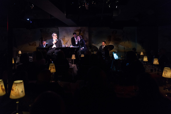 Photo Flash: Isaac Mizrahi Takes Over Cafe Carlyle 