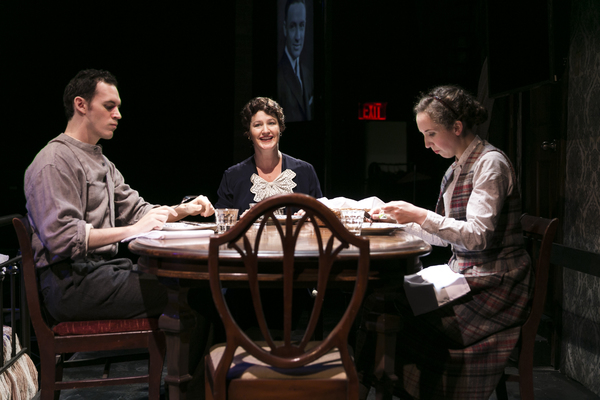 Photo Flash: First Look at freeFall Theatre Company's THE GLASS MENAGERIE Image