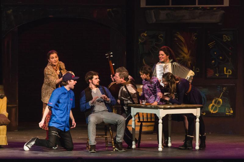Review: ONCE at the Warner Theatre Image