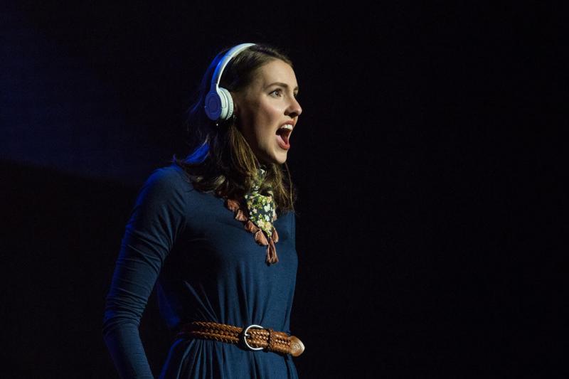 Review: ONCE at the Warner Theatre Image