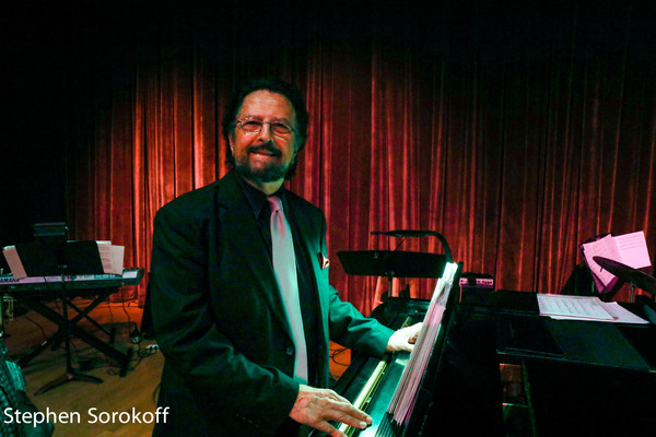 Photo Coverage: Deborah Silver Brings A Valentine's Present To The RRAZZ ROOM Image