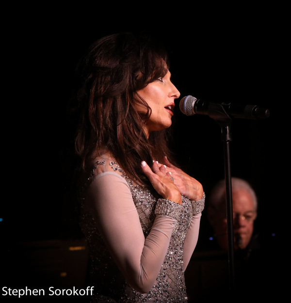 Photo Coverage: Deborah Silver Brings A Valentine's Present To The RRAZZ ROOM Image