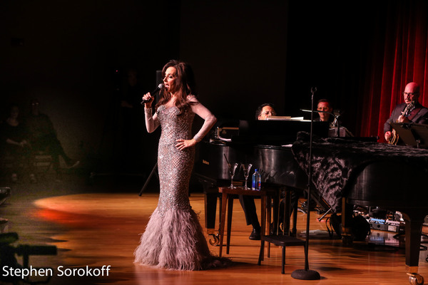 Photo Coverage: Deborah Silver Brings A Valentine's Present To The RRAZZ ROOM 