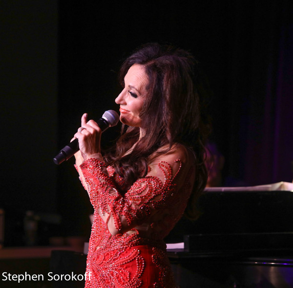 Photo Coverage: Deborah Silver Brings A Valentine's Present To The RRAZZ ROOM Image