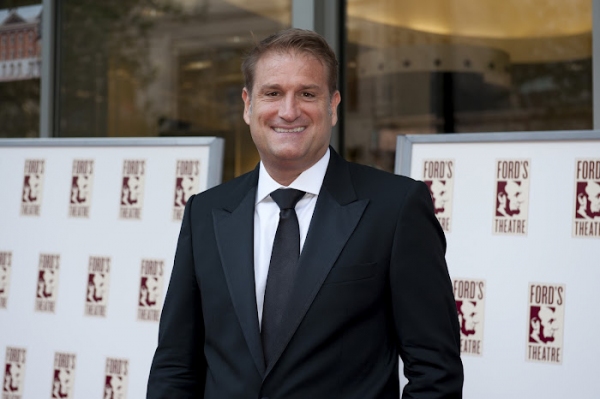 Exclusive Podcast: 'Behind the Curtain' Welcomes NEWSIES, BONNIE AND CLYDE Director, Jeff Calhoun Image