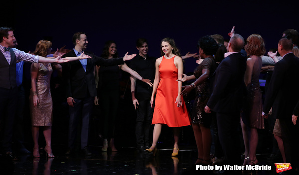 Sutton Foster and cast  Photo