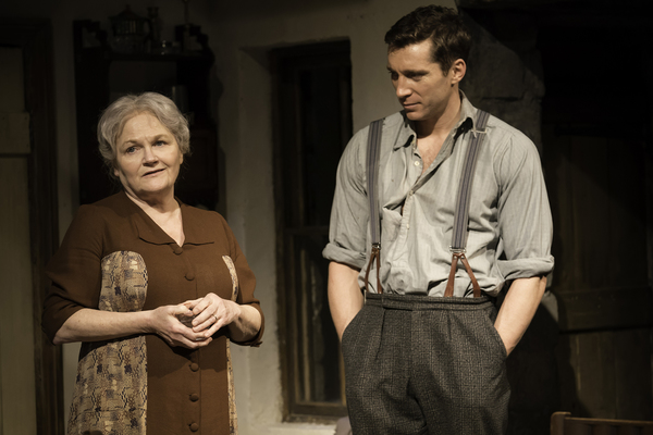 Photo Flash: First Look at THE YORK REALIST at the Donmar Warehouse Image