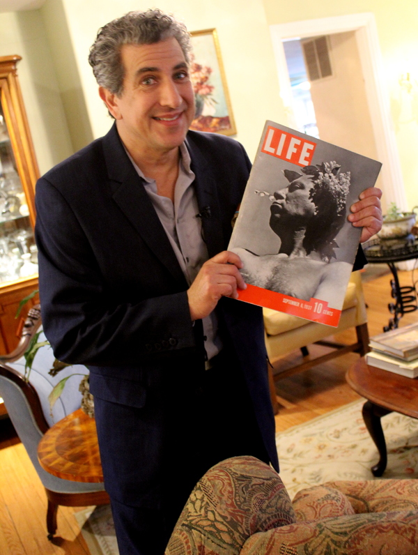 Photo Flash: Frank Ferrante Visits Former Home of George S. Kaufman in Bucks County as preview to AN EVENING WITH GROUCHO 