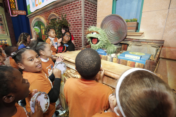 Photo Flash: Bronx's SCAN Receives 'Walmart Community Playmakers Award' at Sesame Street Live  Image