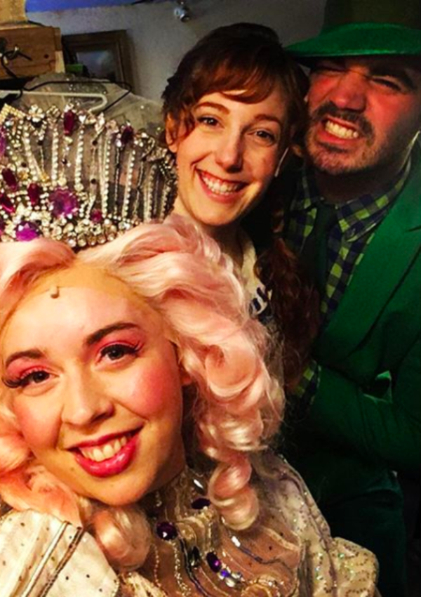 Photo Flash: Ozians Cozy Up and More Saturday Intermission Pics! Image