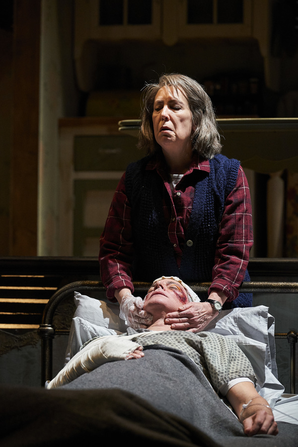 Photo Flash: First Look at Great Lakes Theater's MISERY Image