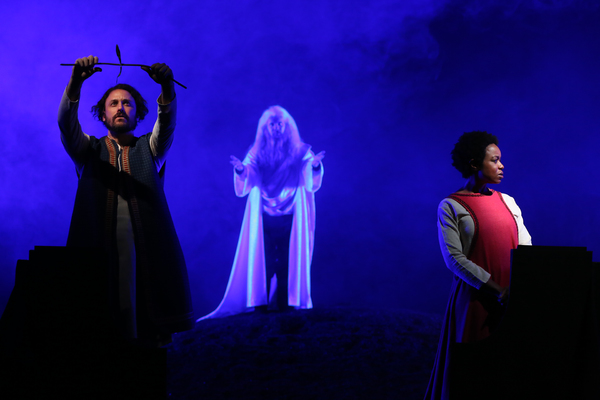 Photo Flash: First Look Vineyard's THE AMATEURS Image