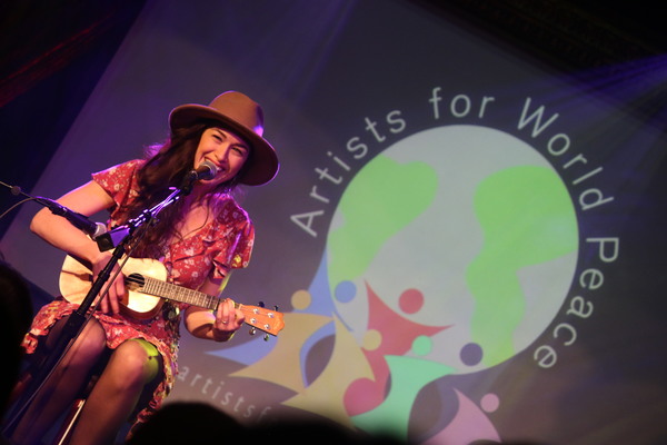 Photo Flash: Broadway Stars Sing Out for Peace at Charity Benefit Image