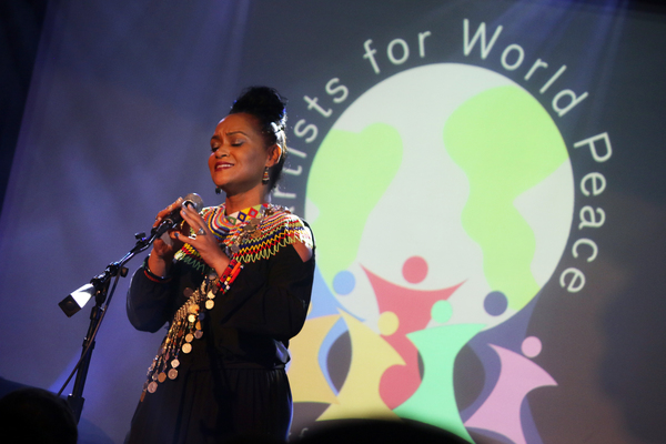 Photo Flash: Broadway Stars Sing Out for Peace at Charity Benefit Image