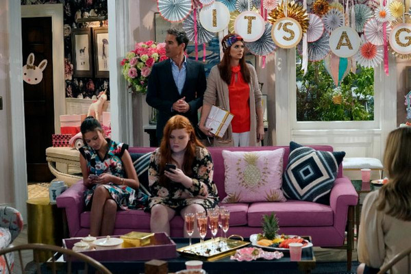 Photo Flash: Jennifer Lopez Guest Stars On 'Will & Grace' March 8 Image