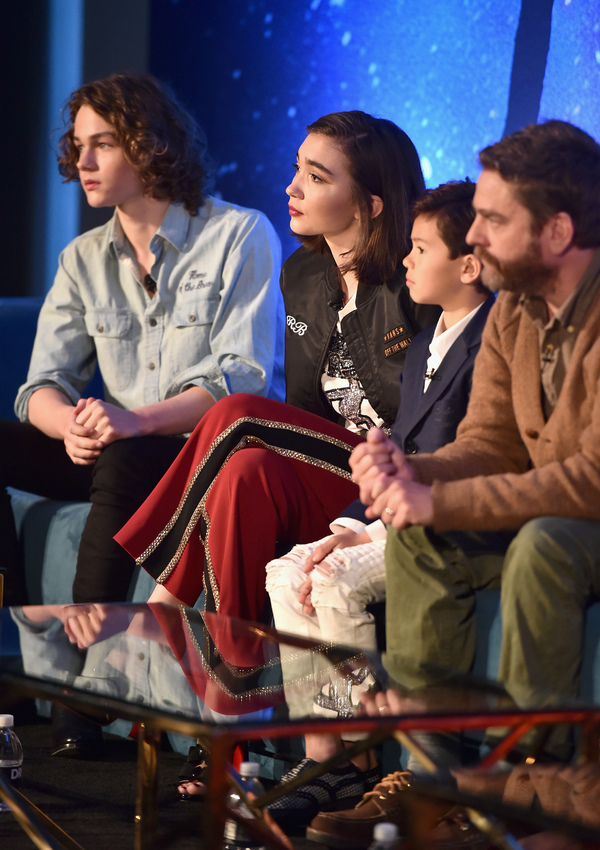 Levi Miller; Rowan Blanchard; Deric McCabe;  Zach Galifianakis Photo