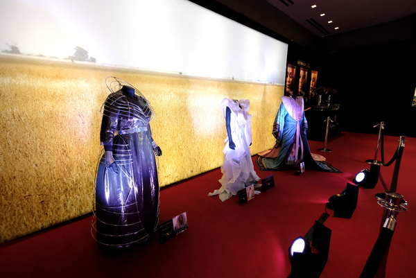 Photo Flash: Disney's A WRINKLE IN TIME Cast and Crew Hold Press Conference Image