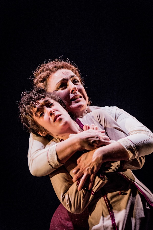 Photo Flash: First Look at Carli Norris and Maggie McCarthy in TURN OF THE SCREW 