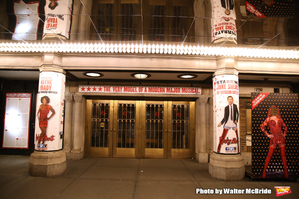 Photo Coverage: Wayne Brady Returns to Broadway's KINKY BOOTS Image
