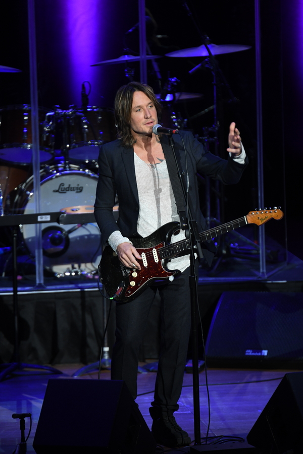 Photo Flash: Julie Andrews, Sam Smith and More Attend the Voice Health Institute's Raise Your Voice Gala Image