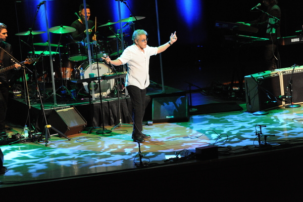 Photo Flash: Julie Andrews, Sam Smith and More Attend the Voice Health Institute's Raise Your Voice Gala Image