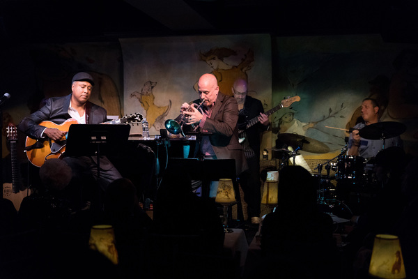 Photo Flash: Bernie Williams Takes the Stage at Cafe Carlyle Image