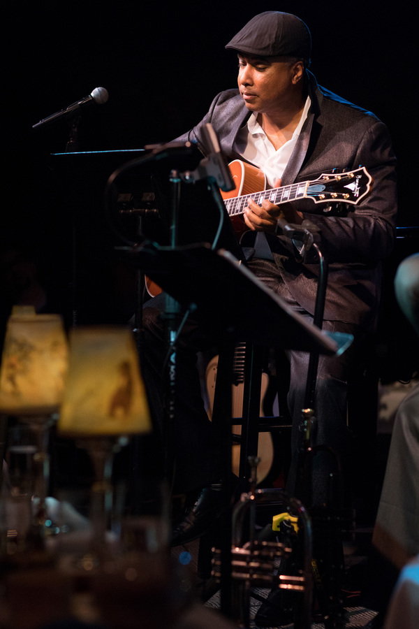 Photo Flash: Bernie Williams Takes the Stage at Cafe Carlyle Image