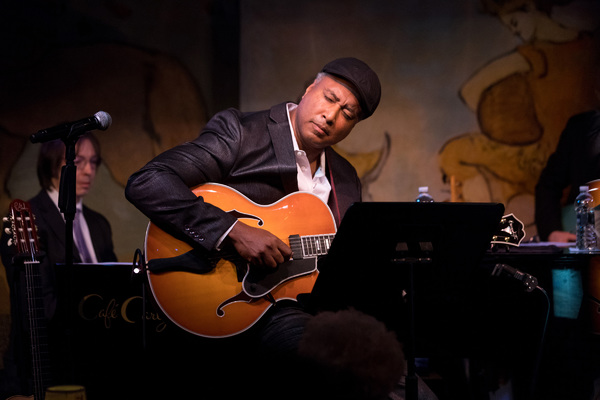 Photo Flash: Bernie Williams Takes the Stage at Cafe Carlyle  Image