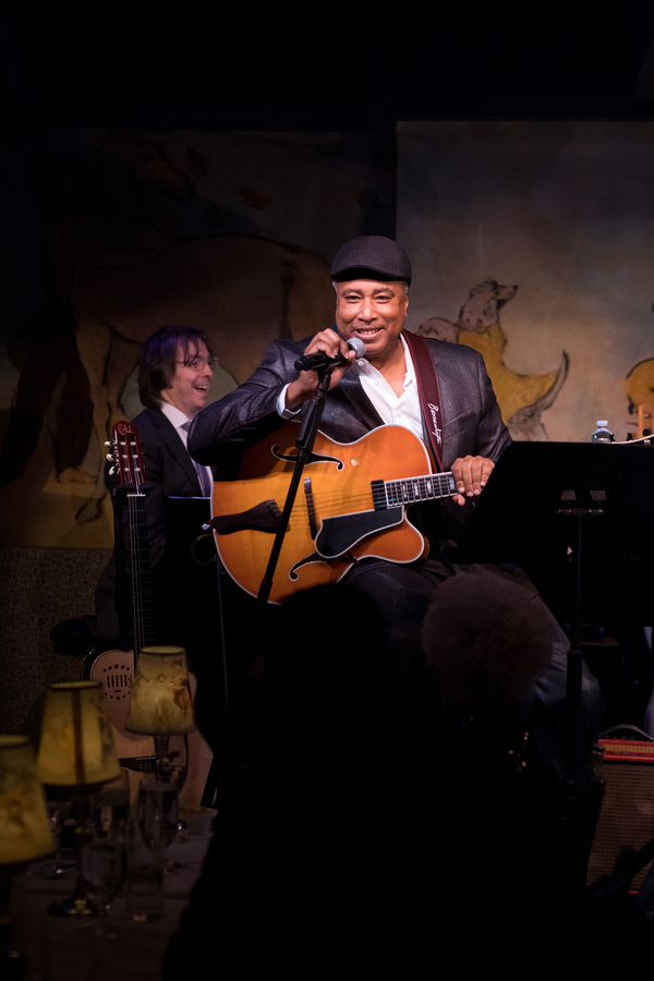Photo Flash: Bernie Williams Takes the Stage at Cafe Carlyle Image