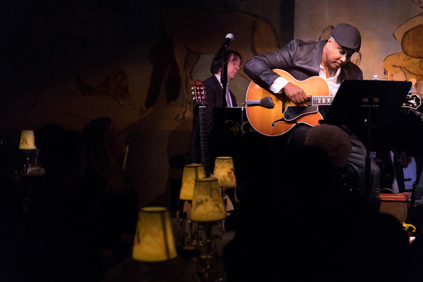 Photo Flash: Bernie Williams Takes the Stage at Cafe Carlyle Image