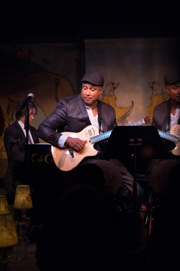 Photo Flash: Bernie Williams Takes the Stage at Cafe Carlyle Image