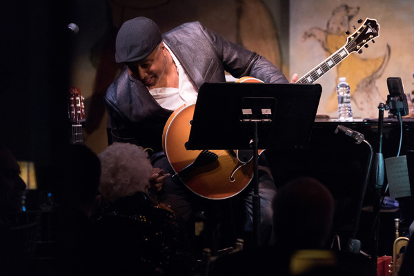 Photo Flash: Bernie Williams Takes the Stage at Cafe Carlyle Image