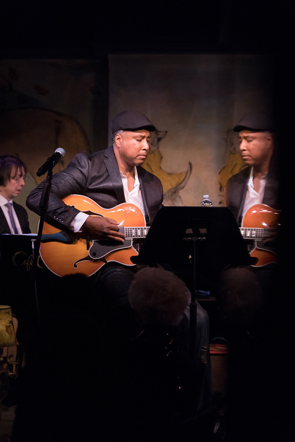 Photo Flash: Bernie Williams Takes the Stage at Cafe Carlyle Image