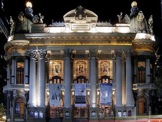Feature: APRILE MILLO revisits ADRIANA LECOUVREUR at Theatro Municipal, Rio De Janeiro Image