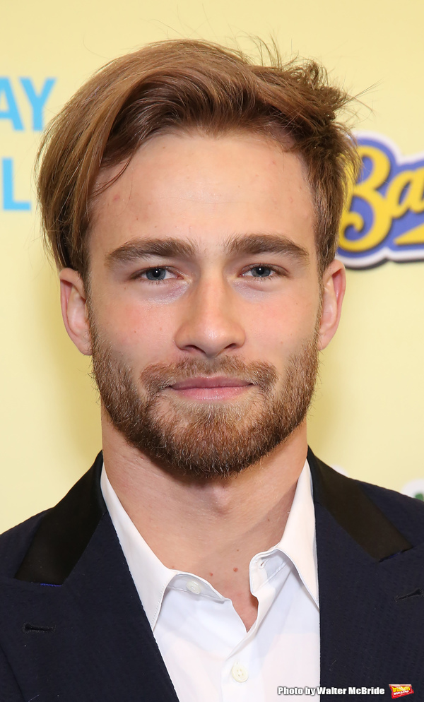 Photo Coverage: On the Blue Carpet at Opening Night of ESCAPE TO MARGARITAVILLE Image