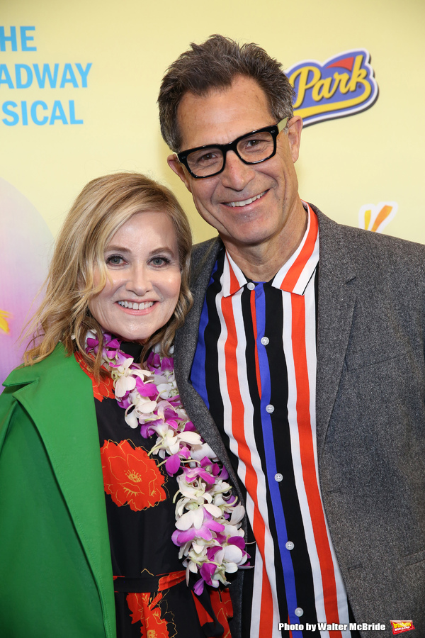 Photo Coverage: On the Blue Carpet at Opening Night of ESCAPE TO MARGARITAVILLE Image