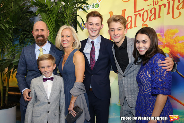 Photo Coverage: On the Blue Carpet at Opening Night of ESCAPE TO MARGARITAVILLE Image
