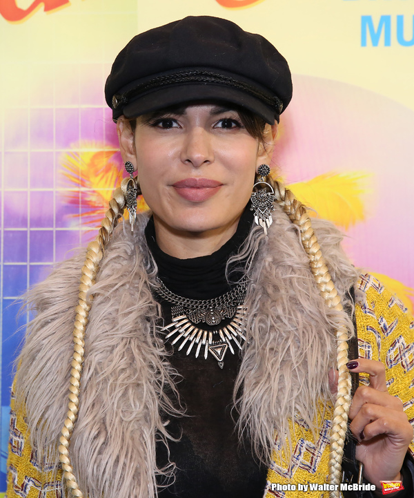 Photo Coverage: On the Blue Carpet at Opening Night of ESCAPE TO MARGARITAVILLE Image