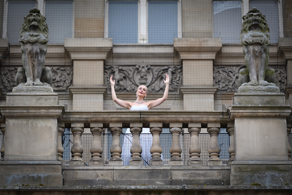 Photo Flash: Madalena Alberto Surprises Shoppers With Showstopping EVITA Performance Image