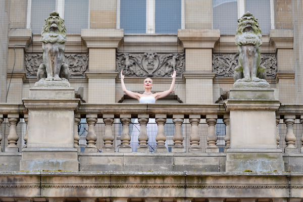 Photo Flash: Madalena Alberto Surprises Shoppers With Showstopping EVITA Performance Image