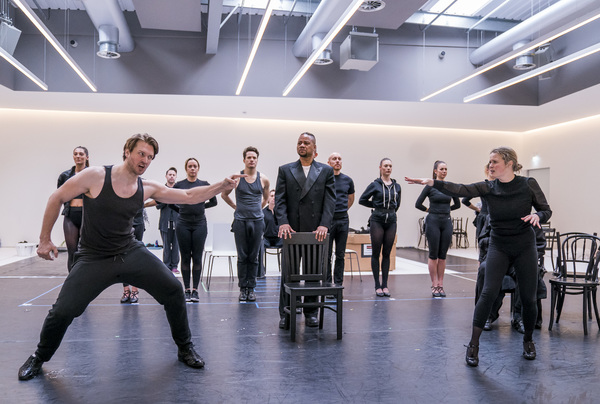 Photo Flash: In Rehearsal with Cuba Gooding, Jr., Ruthie Henshall, and the Cast of CHICAGO Image