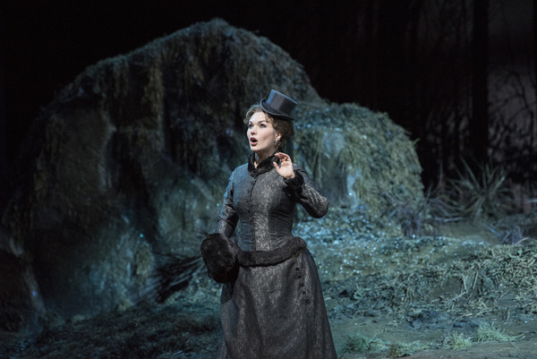 Photo Flash: First Look At Lucia di Lammermoor at The Met Image