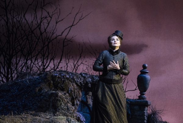 Photo Flash: First Look At Lucia di Lammermoor at The Met Image