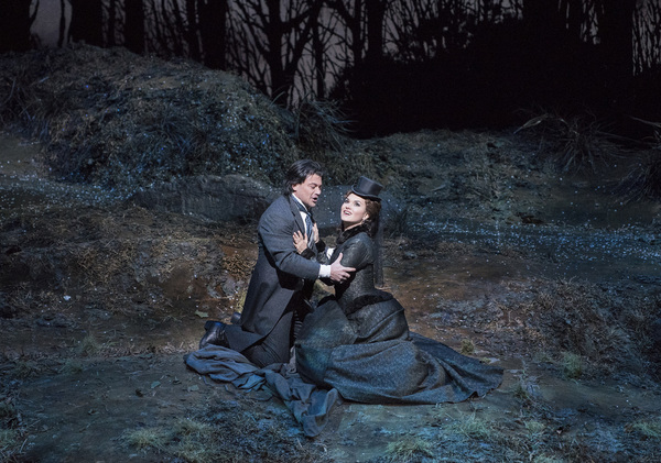 Photo Flash: First Look At Lucia di Lammermoor at The Met Image